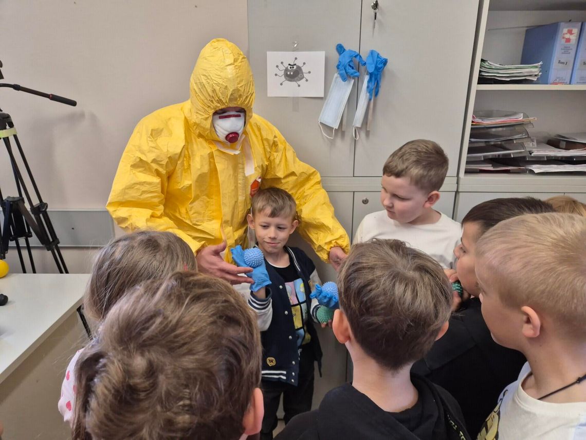 Dzień otwarty w Państwowej Stacji Sanitarno-Epidemiologicznej w Dzierżoniowie Dzień otwarty w Państwowej Stacji Sanitarno-Epidemiologicznej w Dzierżoniowie