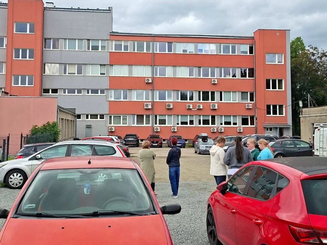 Alarmy bombowe w urzędach powiatu dzierżoniowskiego Alarmy bombowe w urzędach powiatu dzierżoniowskiego