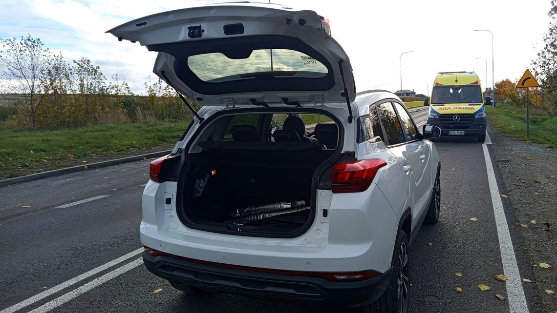 Dzierżoniów, kolizja na drodze do Nowizny Dzierżoniów, kolizja na drodze do Nowizny