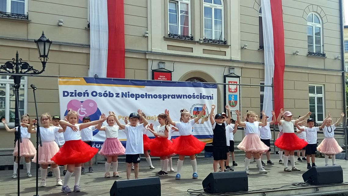 Dzierżoniów. Marsz Godności Osób z Niepełnosprawnościami