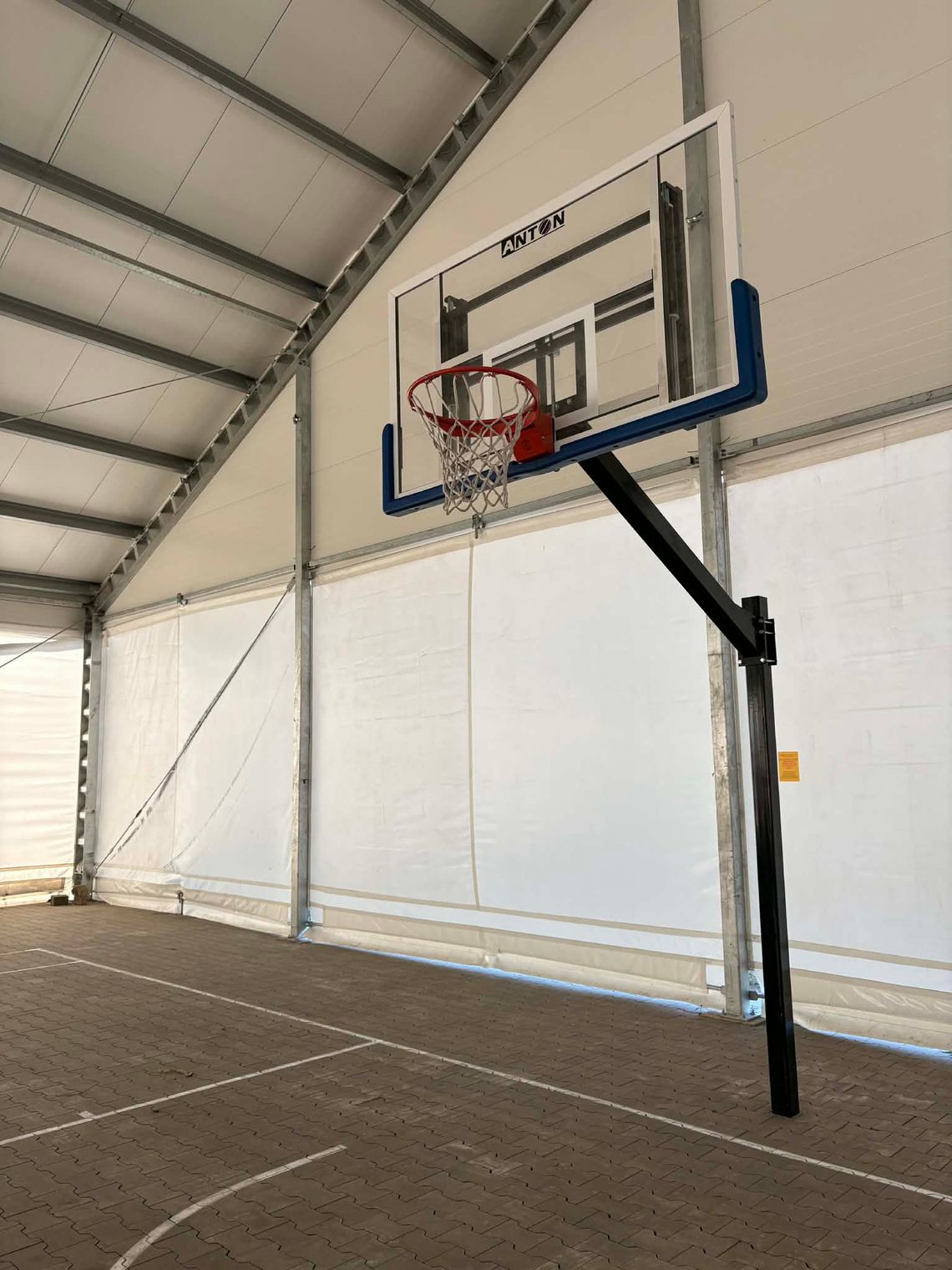 Dzierżoniów: Otwarcie boiska do kosza