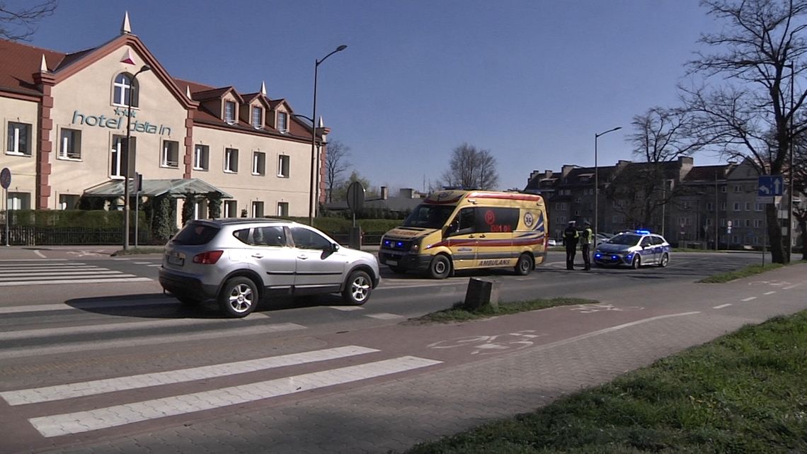 Dzierżoniów, potrącenie nastolatki na przejściu