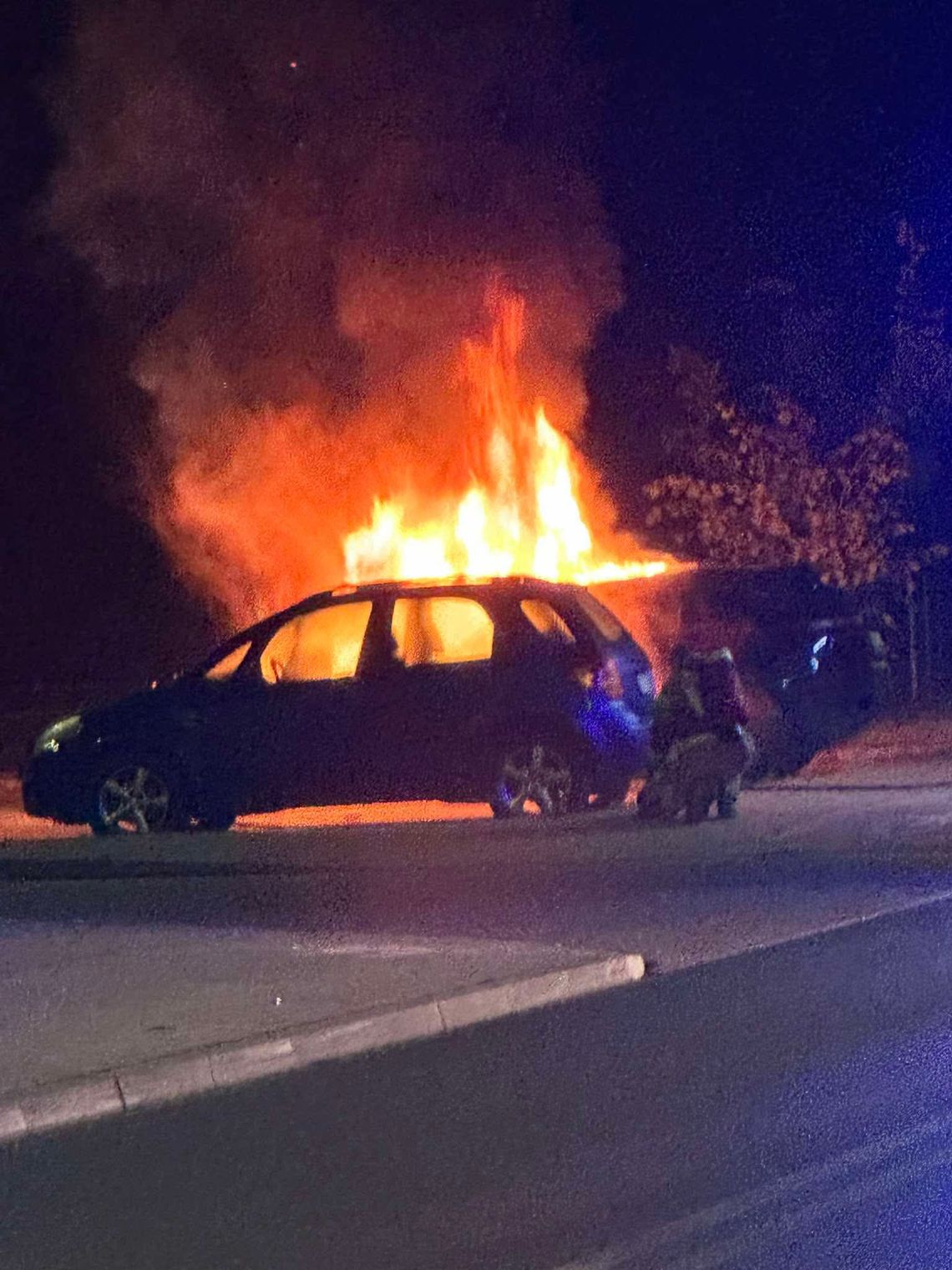 Dzierżoniów, pożar LAND-ROVERA