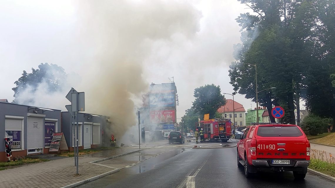 Dzierżoniów. Pożar lokalu na Piłsudskiego. Dzierżoniów. Pożar lokalu na Piłsudskiego.