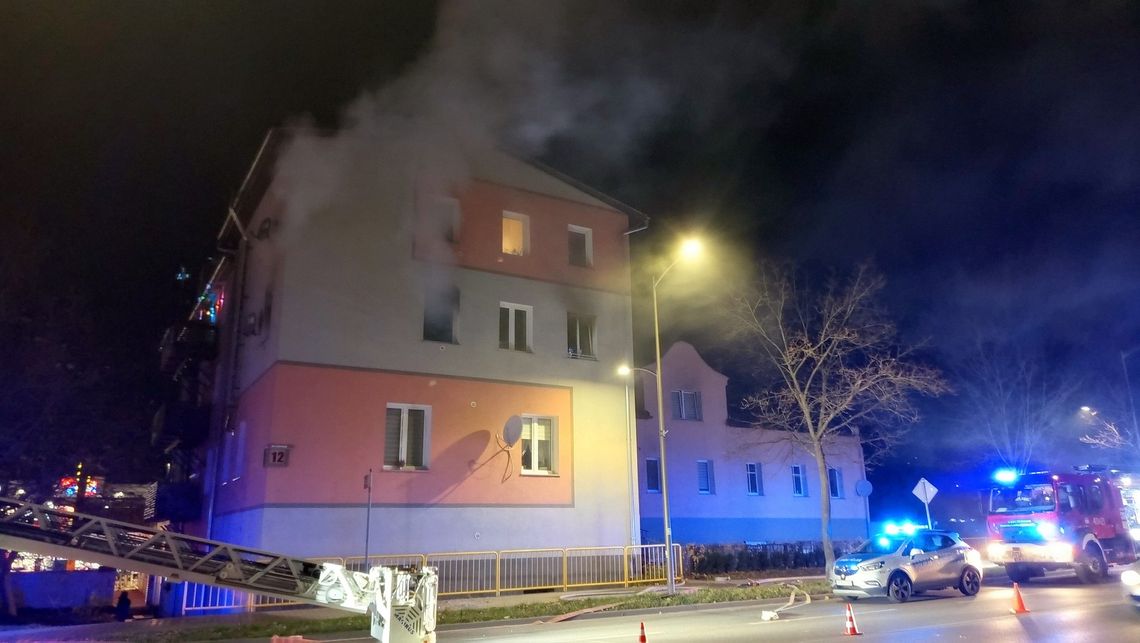 Dzierżoniów, pożar mieszkania. Interwencja LPR do poszkodowanej