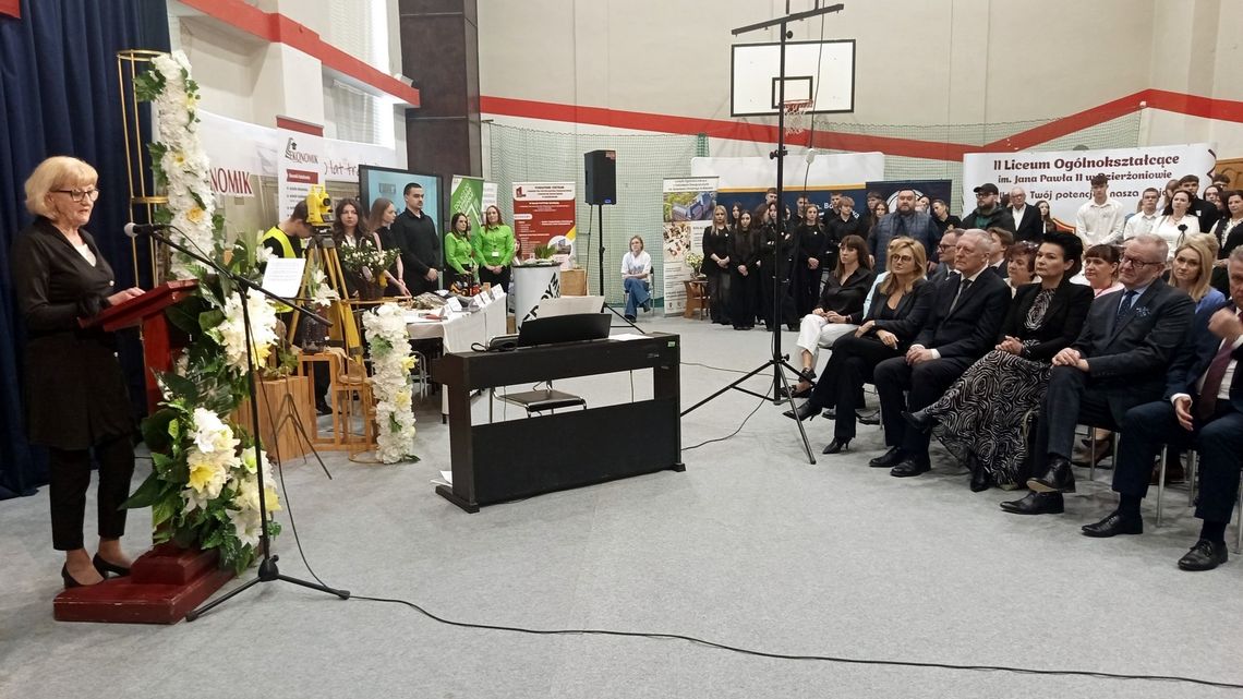 Dzierżoniów. Prezentacje Szkół Ponadpodstawowych.