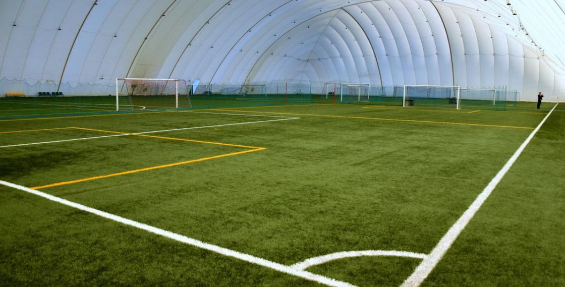 Dzierżoniów: zadaszone boisko powstanie w 150 dni