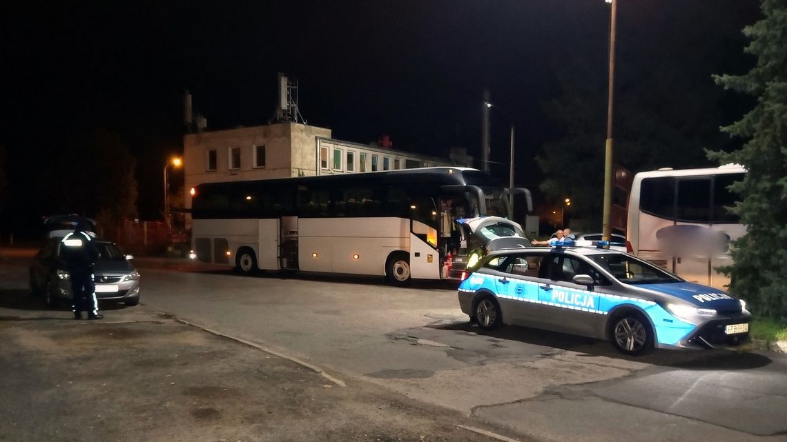 Dzierżoniów, zderzenie autobusu z Oplem
