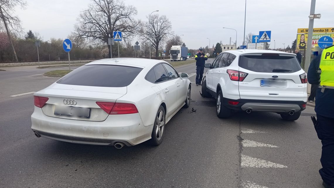 Dzierżoniów. Zderzenie Forda z Audi