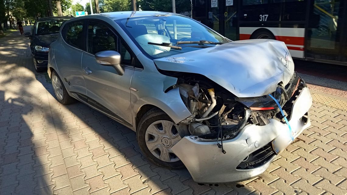 Dzierżoniów. Zderzenie na  Rondzie Gruzińskim