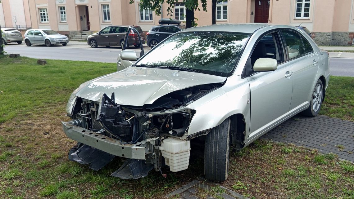 Dzierżoniów. Zderzenie Toyoty z Hyundaiem