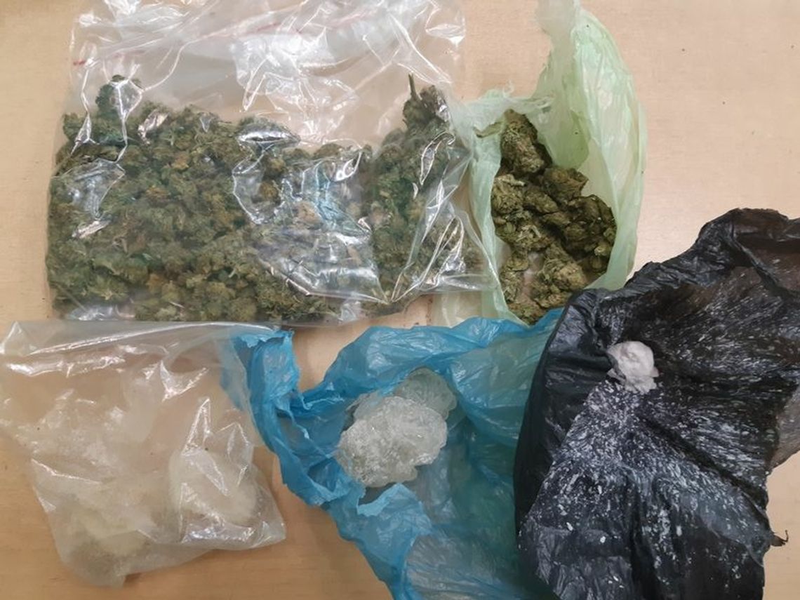 Dzierżoniowscy kryminalni tylko jednego dnia przejęli ponad 215 gramów narkotyków