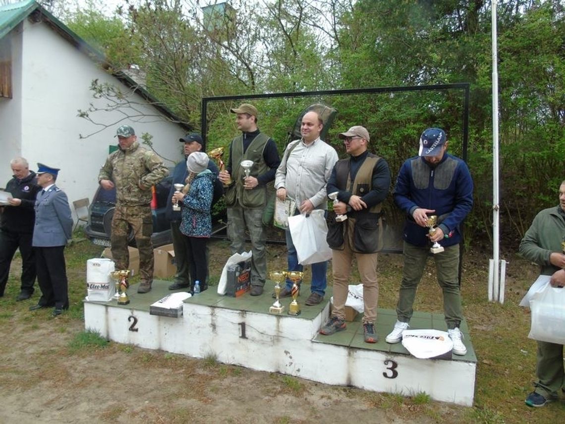 DZIERŻONIOWSKI POLICJANT VICE MISTRZEM VII DOLNOŚLĄSKICH ZAWODACH STRZELECKICH SŁUŻB MUNDUROWYCH DZIERŻONIOWSKI POLICJANT VICE MISTRZEM VII DOLNOŚLĄSKICH ZAWODACH STRZELECKICH SŁUŻB MUNDUROWYCH