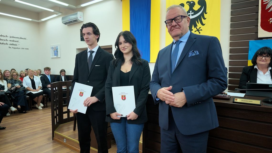Edukacja w centrum uwagi podczas sesji Rady Powiatu Dzierżoniowskiego