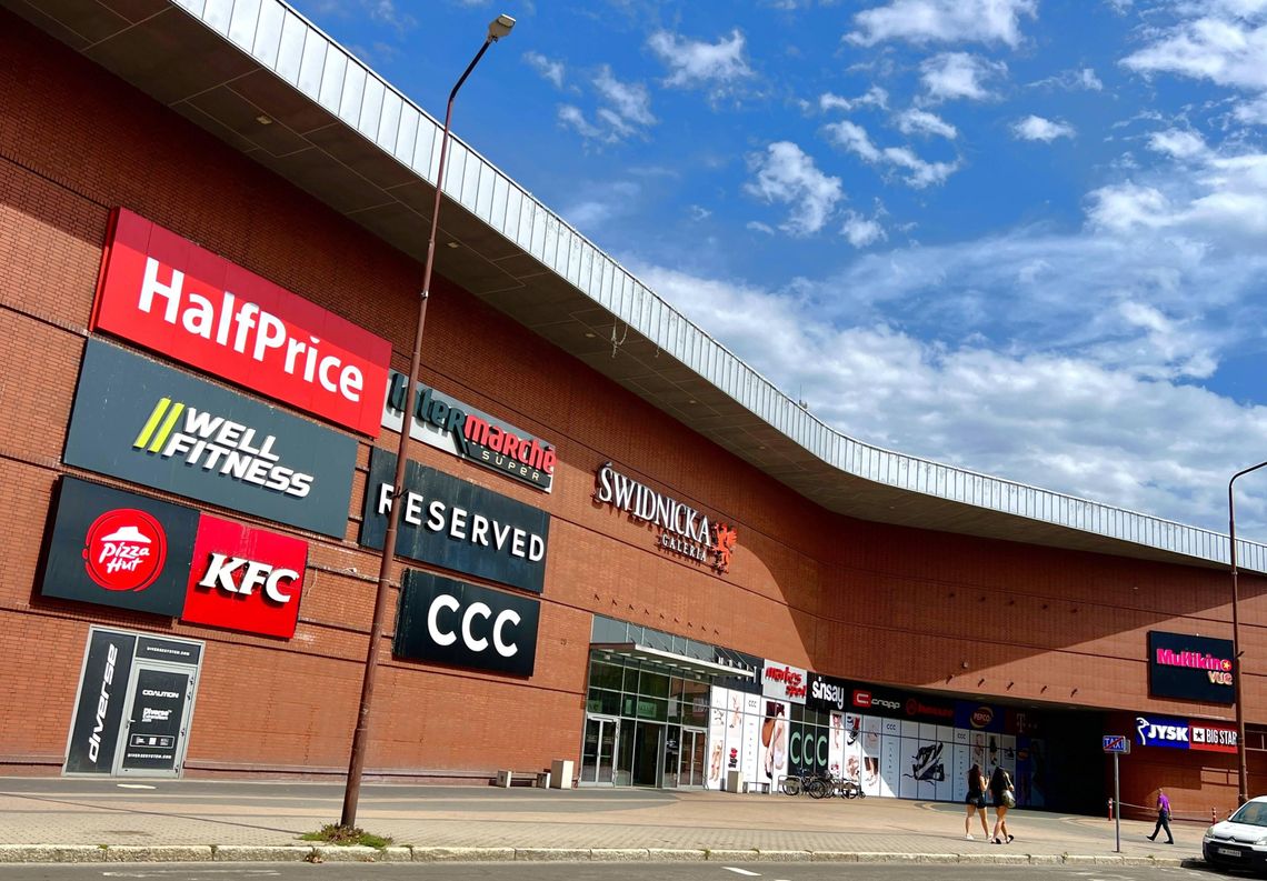 Galeria Świdnicka z nowym systemem parkowania – szybciej i wygodniej Galeria Świdnicka z nowym systemem parkowania – szybciej i wygodniej