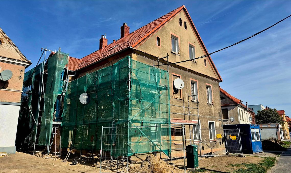 W Gminie Bielawa rozpoczęto kompleksową modernizację 20 komunalnych budynków wielorodzinnych W Gminie Bielawa rozpoczęto kompleksową modernizację 20 komunalnych budynków wielorodzinnych
