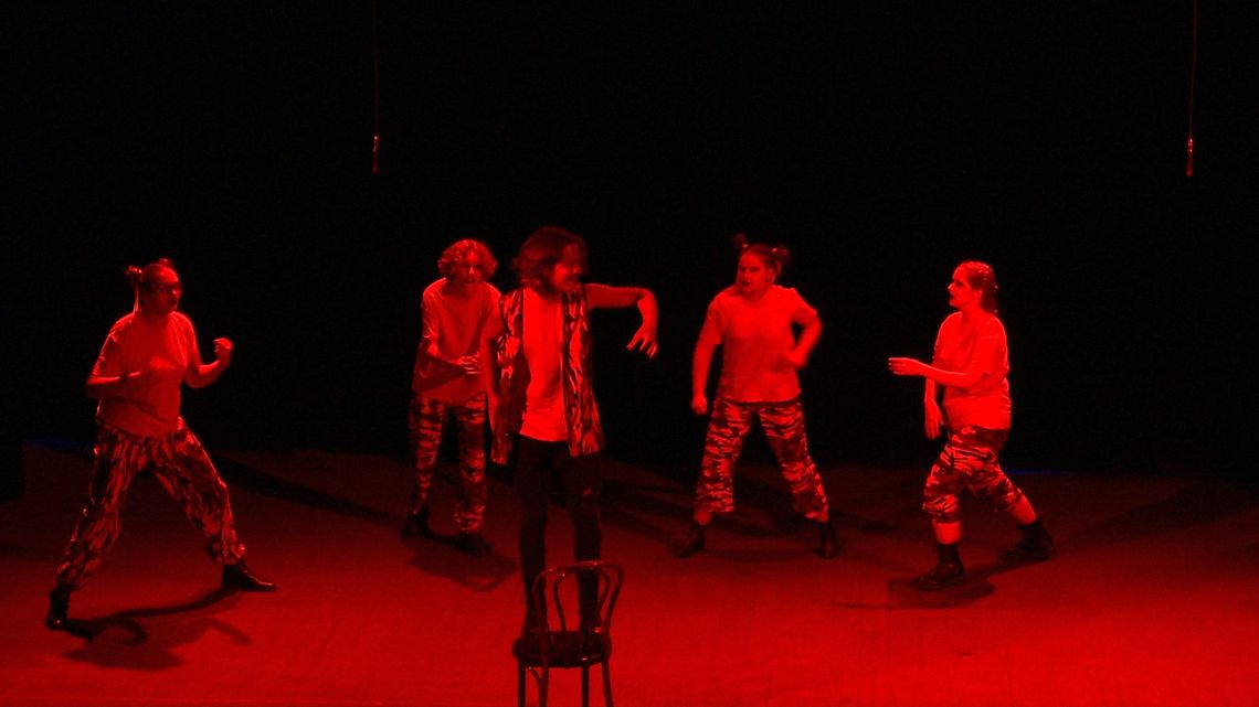 Grupa teatralna „Dzikie koty” prezentuje swój nowy spektakl