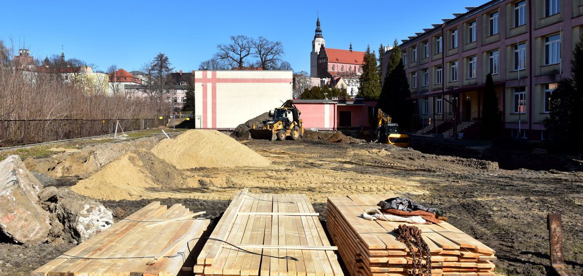 Hala sportowa przy Szkole Podstawowej nr 9 - prace ziemne