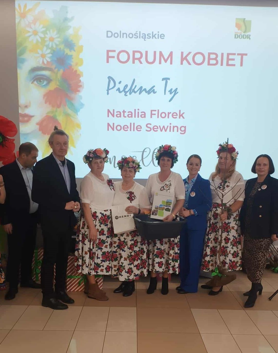 JABŁECZNIK Z BEZĄ AUTORSTWA KGW LUTOMIA DOLNA WYRÓŻNIONY W KONKURSIE „JABŁKA OD KUCHNI”