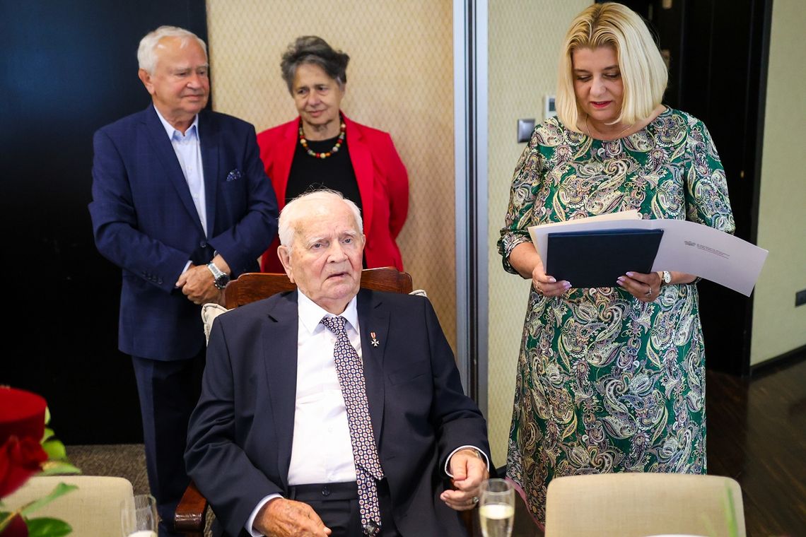 Jan Mielniczyn – żołnierz, sybirak, rzeźbiarz. Świętuje setne urodziny