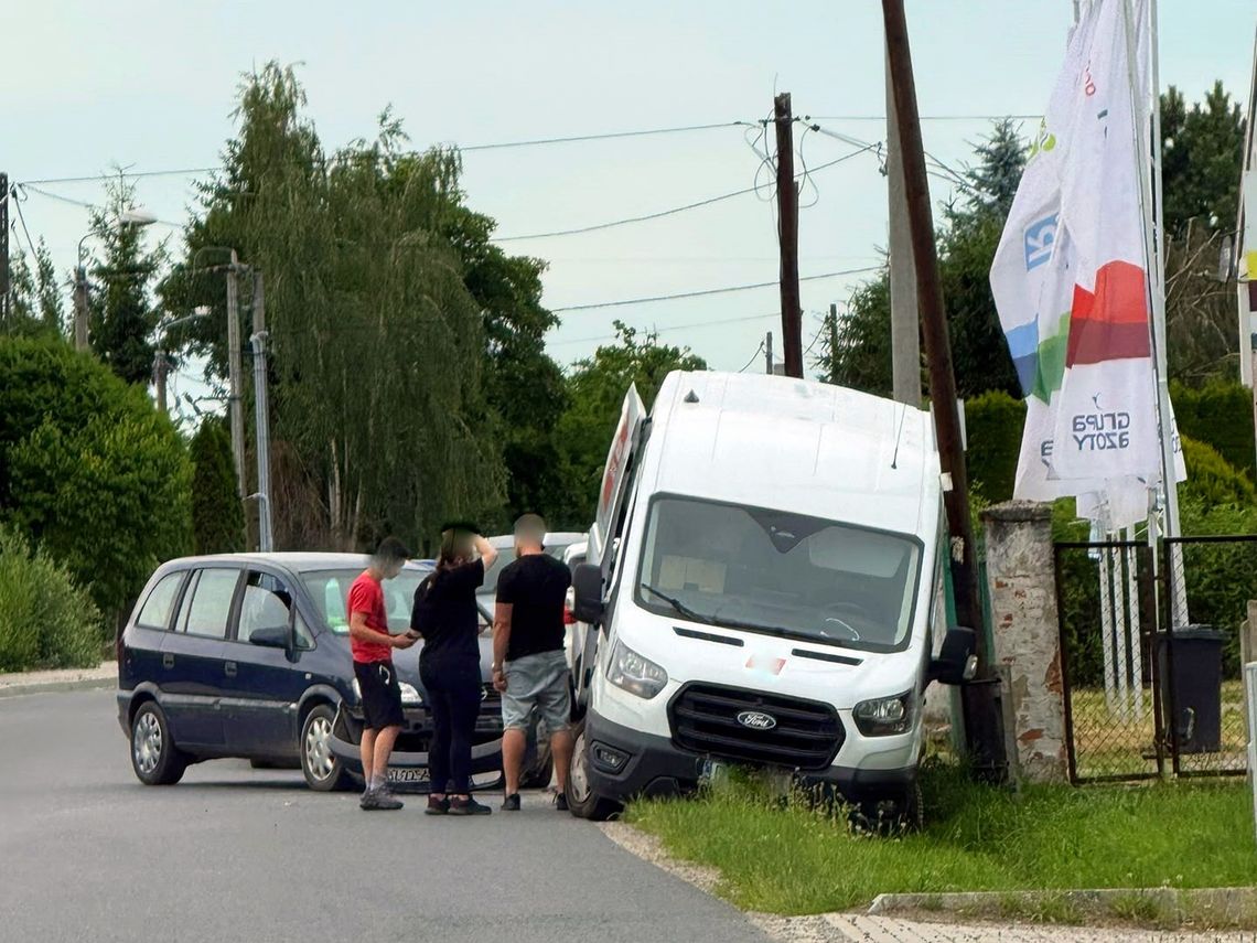 Jaźwina. Zderzenie Forda z Oplem Jaźwina. Zderzenie Forda z Oplem