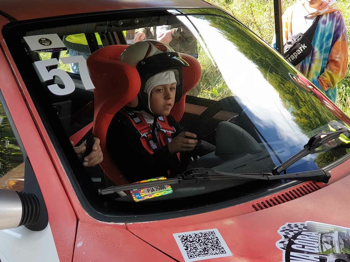 Juniorzy na start wyścigów samochodowych - to jedyny taki projekt w Polsce