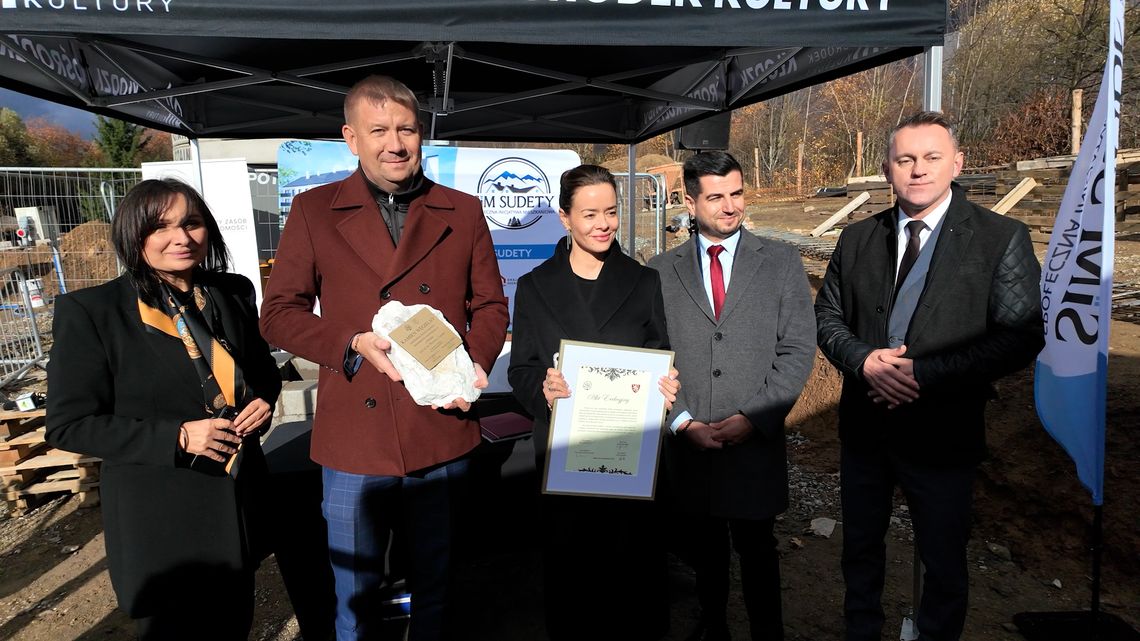 Kamień Węgielny Wmurowany! SIM Sudety buduje w Kłodzku Kamień Węgielny Wmurowany! SIM Sudety buduje w Kłodzku