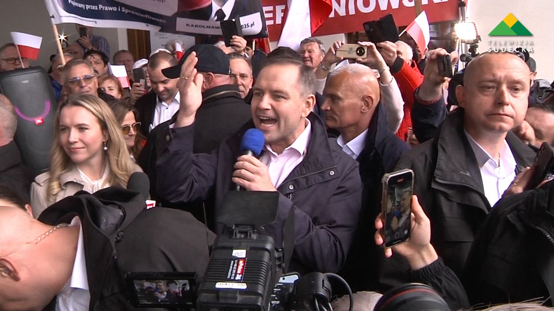 Karol Nawrocki walczył o głosy mieszkańców Dzierżoniowa Karol Nawrocki walczył o głosy mieszkańców Dzierżoniowa