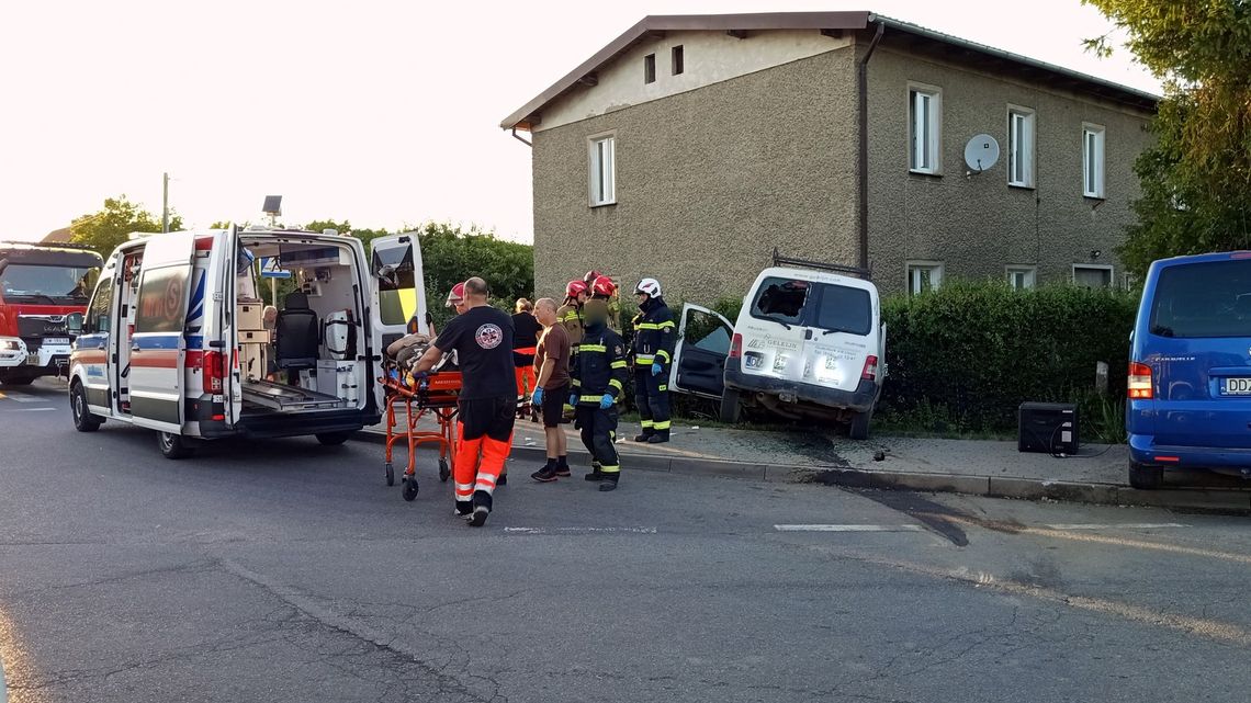 Kietlice, poważny wypadek po zderzeniu dostawczaków. Kietlice, poważny wypadek po zderzeniu dostawczaków.