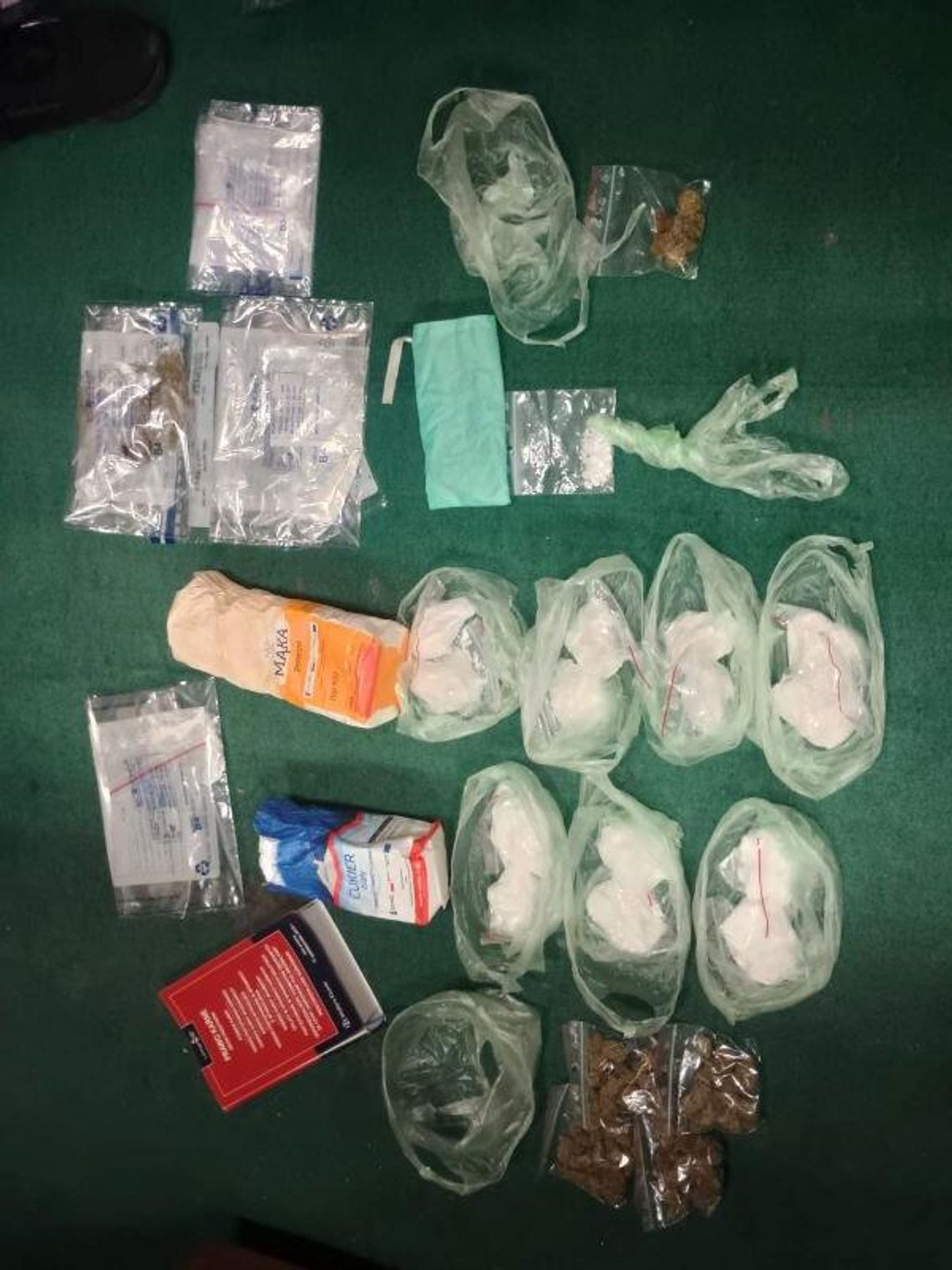 Kłodzcy policjanci zabezpieczyli blisko 730 gramów narkotyków Kłodzcy policjanci zabezpieczyli blisko 730 gramów narkotyków