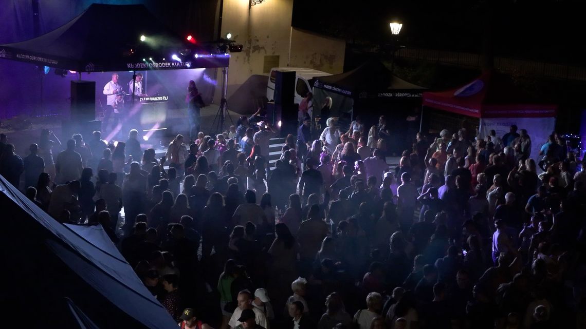 Kłodzka Potańcówka: Muzyka, taniec i niezapomniana atmosfera