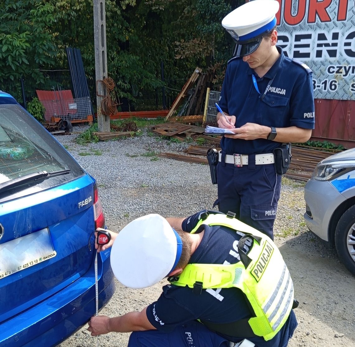 Kołaczów, motocyklem wjechał w Skodę i uciekł