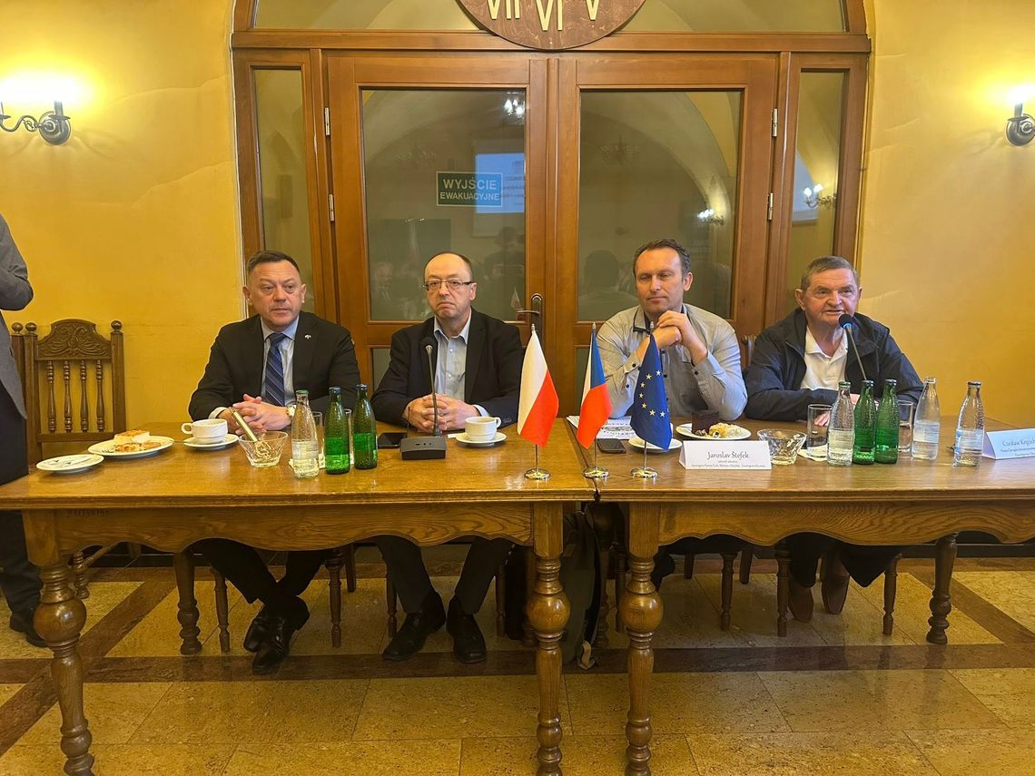 Kolej Ścinawka–Broumov: Historyczna szansa na nowe połączenie PL–CZ!