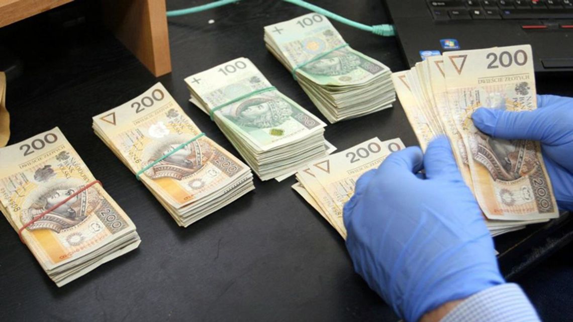 KOLEJNA OFIARA OSZUSTÓW NA WNUCZKA KOLEJNA OFIARA OSZUSTÓW NA WNUCZKA