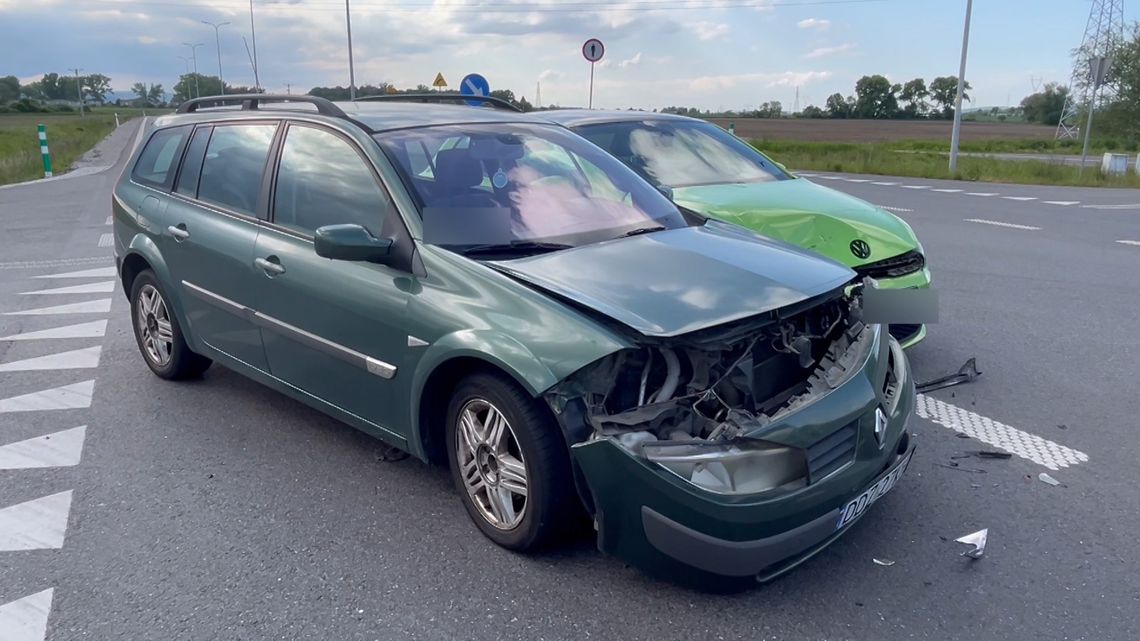 Kolejne zderzenie na obwodnicy Dzierżoniowa z Ceglaną w Bielawie