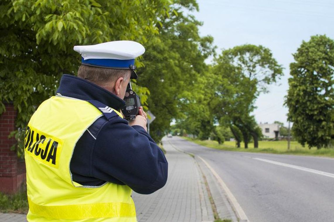 KOLEJNI KIEROWCY PRZEKROCZYLI PRĘDKOŚĆ I STRACILI PRAWO JAZDY