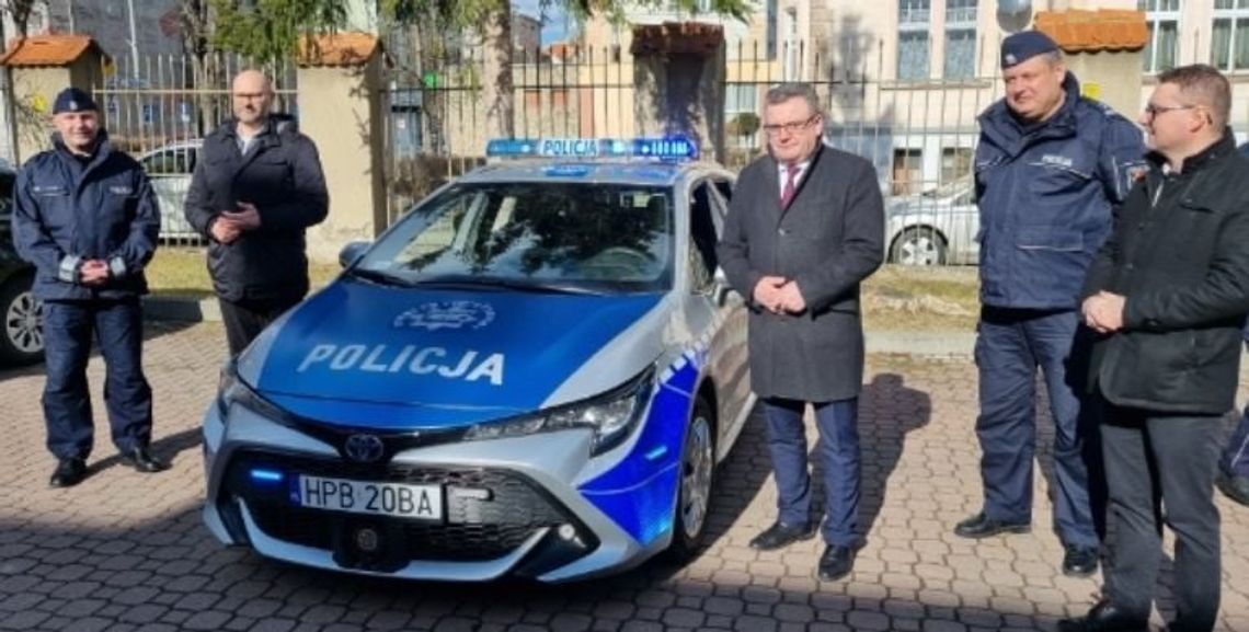 KOLEJNY NOWY RADIOWÓZ W POWIECIE KŁODZKIM - TOYOTA COROLLA TRAFIŁA DO KŁODZKIEJ POLICJI KOLEJNY NOWY RADIOWÓZ W POWIECIE KŁODZKIM - TOYOTA COROLLA TRAFIŁA DO KŁODZKIEJ POLICJI