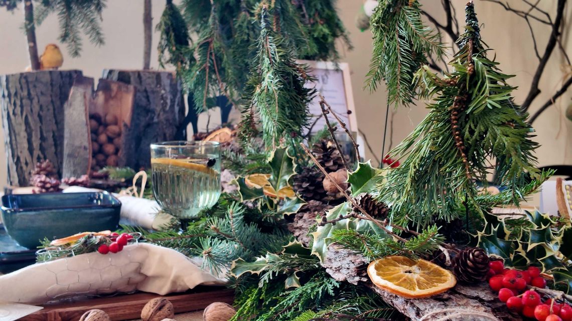 Konkurs Estetyki Świątecznej: Wybrano Najpiękniejszy Stół Wigilijny w Dzierżoniowie Konkurs Estetyki Świątecznej: Wybrano Najpiękniejszy Stół Wigilijny w Dzierżoniowie