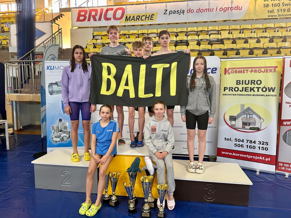 KS BALTI: 34 medale dla pływaków w Świebodzicach