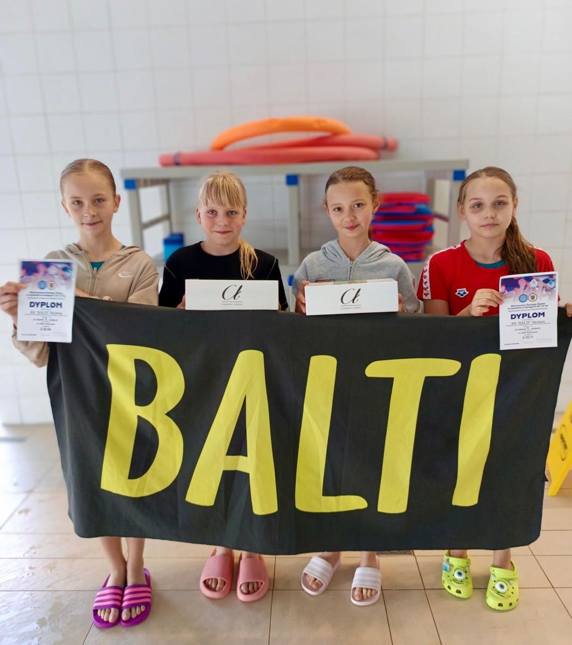 KS BALTI: Złote sztafety i medale indywidualne na Mistrzostwach Dolnego Śląska w pływaniu 10 i 11 lat