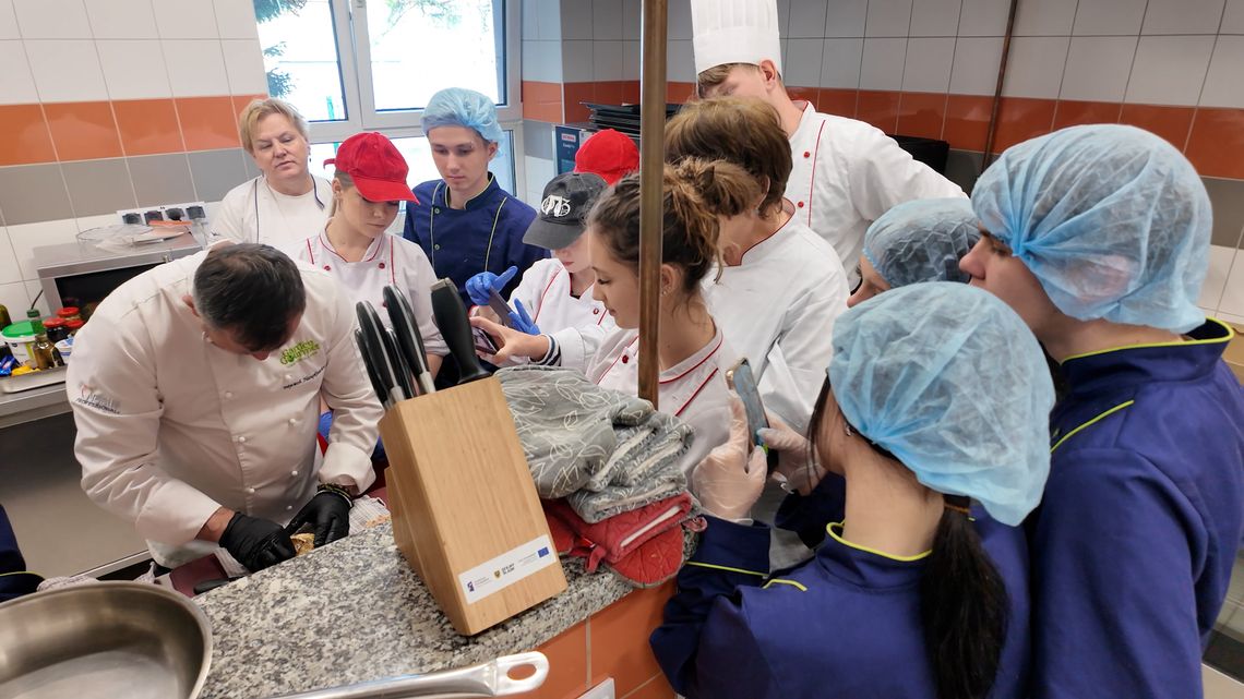 Kulinarne Rewolucje: Kuchnia Roślinna i Morskie Skarby w Zespole Szkół nr 2 w Dzierżoniowie