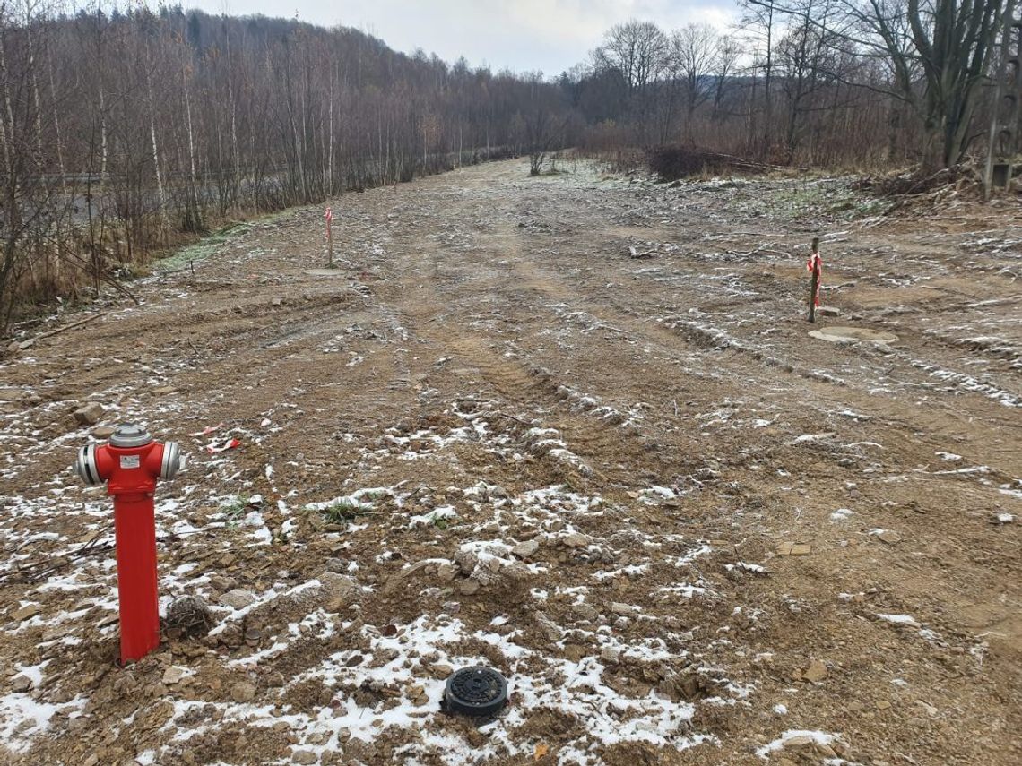 Lądek: górny odcinek ul. Granicznej uzbrojony w sieć wodno-kanalizacyjną