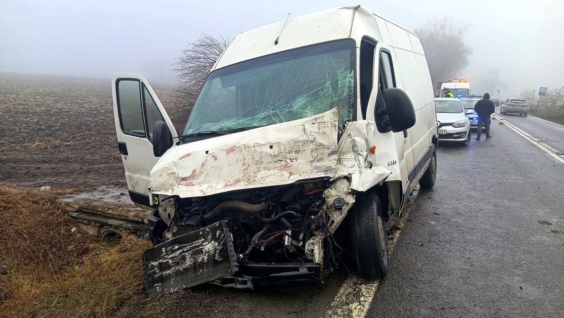 Łagiewniki, Peugeotem wjechał ciężarówkę na Ósemce