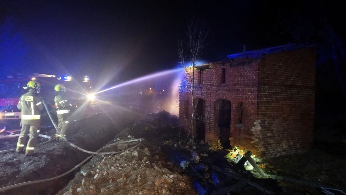 Łagiewniki. Pożar pustostanu na Półwiejskiej