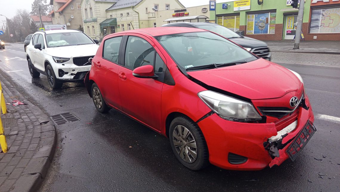 Łagiewniki, zderzenie trzech osobówek na "Ósemce"