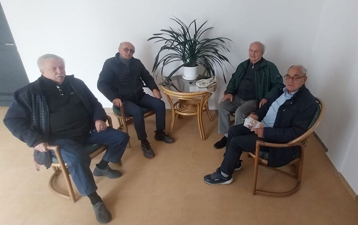 Lekkoatleci Polonii szukają kolegów i koleżanek sprzed lat i zapraszają na spotkanie! Lekkoatleci Polonii szukają kolegów i koleżanek sprzed lat i zapraszają na spotkanie!