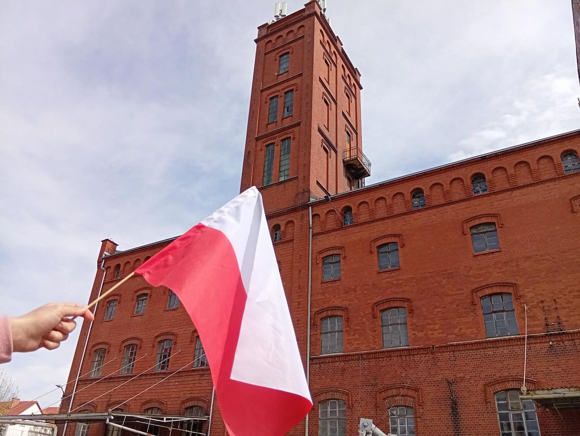 Majówka w Młynie Hilberta: Od PRL-owskich tablic po pasowanie na młynarza