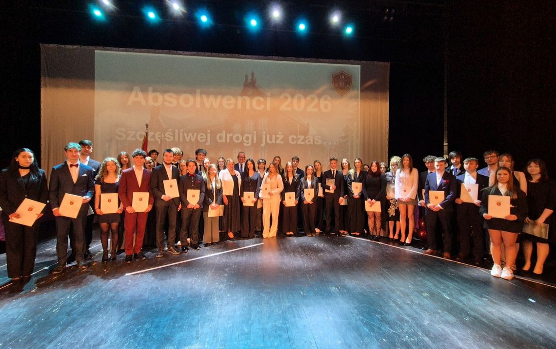 Maturzyści z powiatu dzierżoniowskiego zakończyli rok szkolny