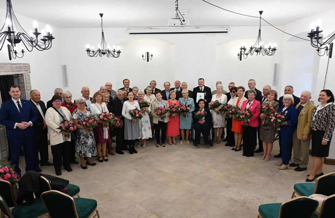 Medale od Prezydenta RP w pałacu w Kiełczynie!