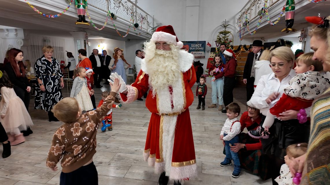 Mikołajki dla rodzinnych domów dziecka z Wałbrzycha